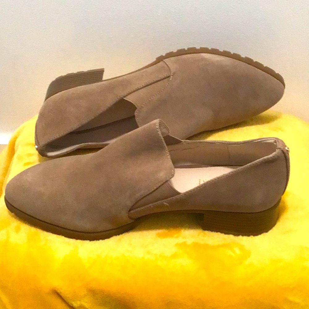 EUC. NINE WEST “ Lighting ” 💯Suede Leather Loafer Shoes Slip On Low Heel